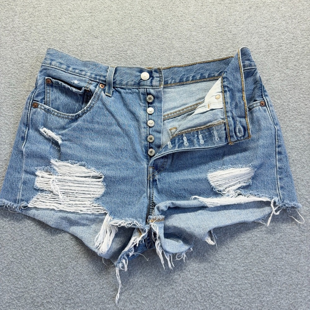 Levis 501 Shorts Womens 32 Blue Cutoffs Button Fly Frayed Hem Light Wash Denim